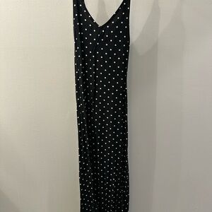 Old Navy Black and White Sleeveless V-Neck Sundress